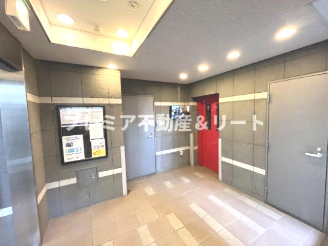 エントランス　ゆとりのあるエントランスです