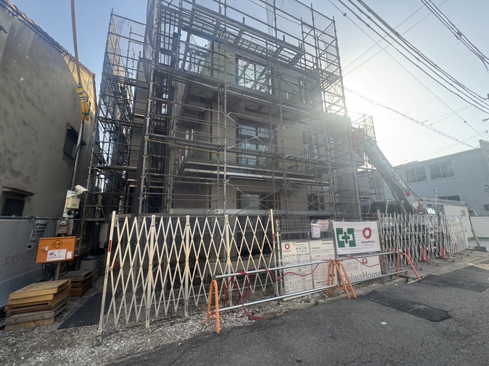 建物外観　建築中