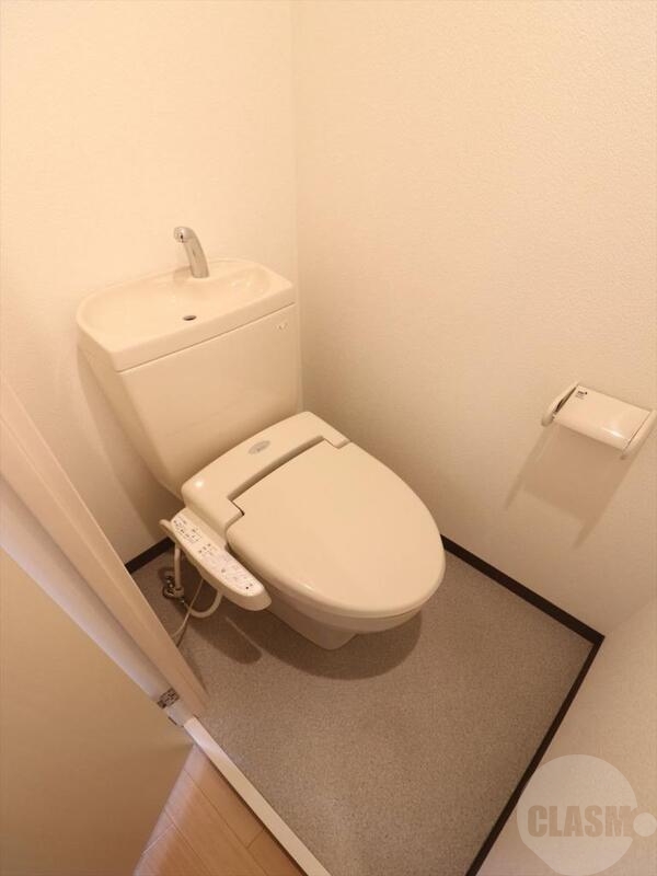 トイレ　温水洗浄便座