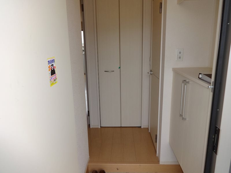 玄関　類似物件の画像です。