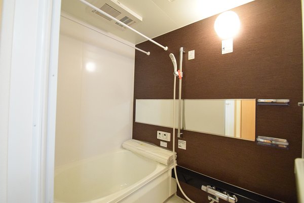 バス・シャワールーム　浴室乾燥機付き