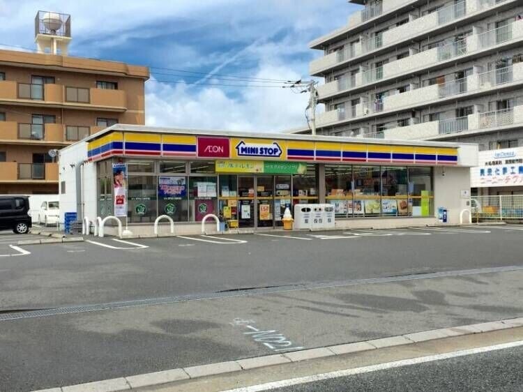 コンビニ　ミニストップ博多諸岡店（コンビニ）まで780m
