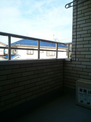 バルコニー　陽当たり良好なバルコニーです