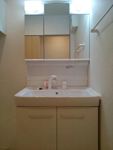 洗面設備　コンパクトで使いやすい洗面所