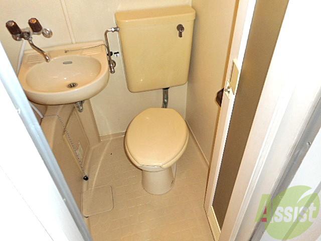 トイレ　シンプルなお手洗いなので好きにレイアウトできますよ！