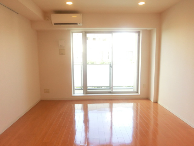 居室・リビング　13.8帖の洋室