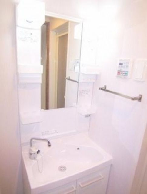 洗面設備　アルテシモ　リリアの独立洗面台