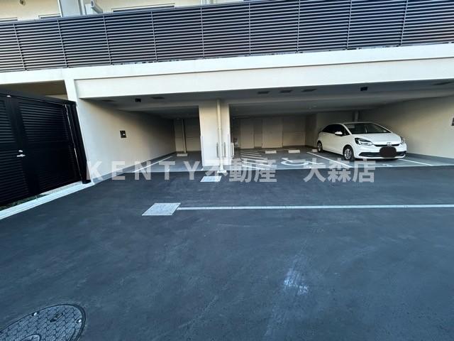 駐車場　駐車場に車を止められます