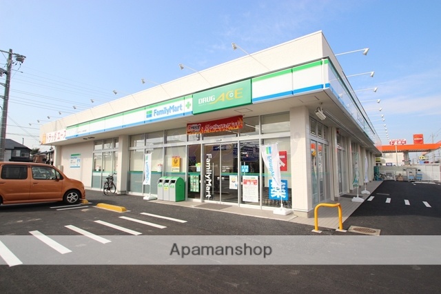 コンビニ　ファミリーマート（コンビニ）まで227m