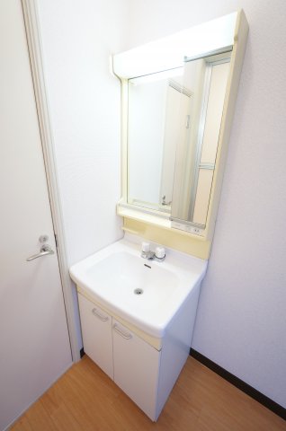 洗面設備　※同物件・同タイプの写真です。