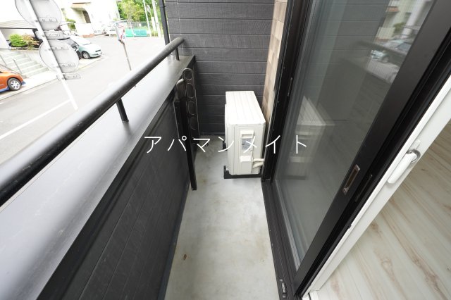 バルコニー　お洗濯にも便利なバルコニー付き