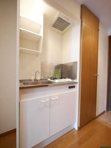 キッチン　別部屋参考写真です