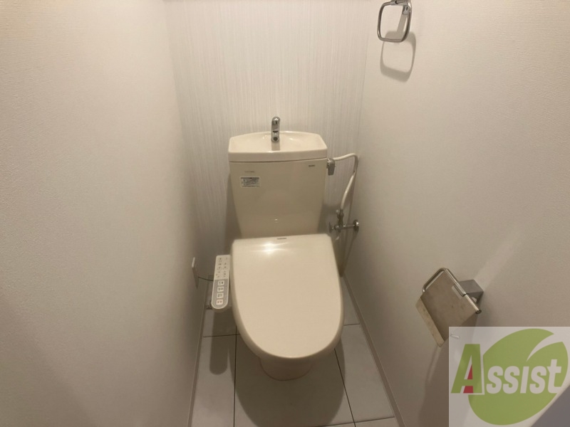 トイレ　ウォシュレット機能がついたトイレ。安心して使用できますね。