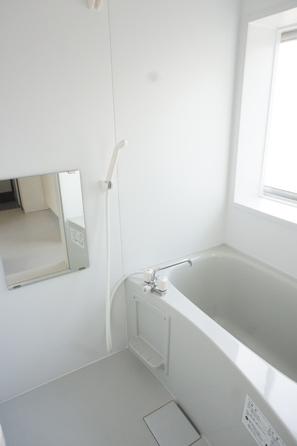 バス・シャワールーム　リフォーム済みのバスルームです♪