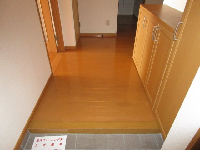 玄関　画像は601号室です（参考）