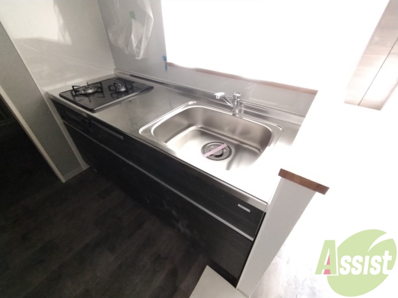 キッチン　システムキッチン完備で２口ついているので料理もできます！