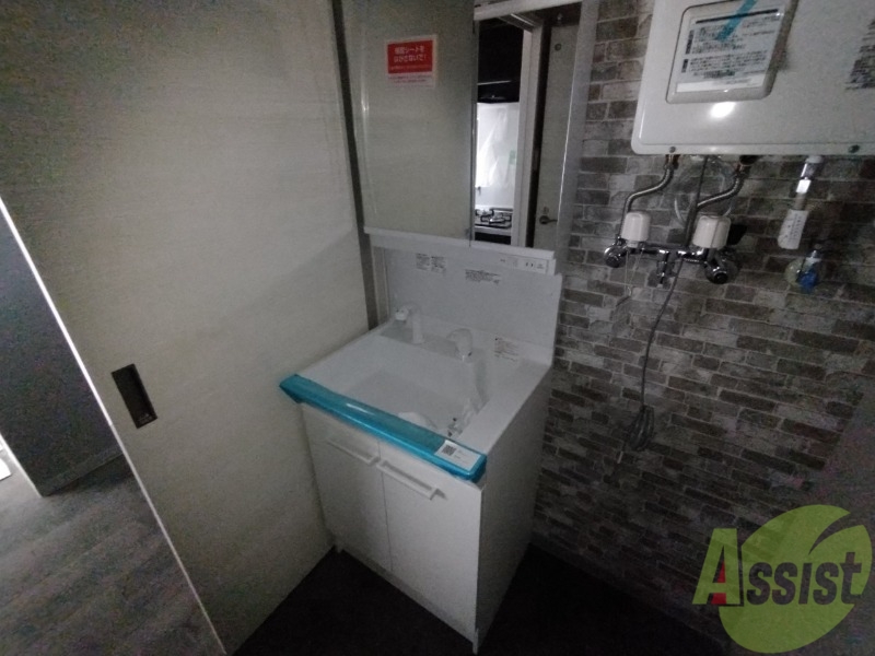 洗面設備　シャンプードレッサー。身支度はここでばっちりですね。