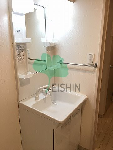 洗面設備　シンプルで使いやすい洗面台です！