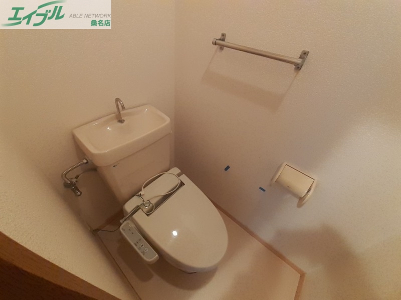 トイレ　同物件別部屋写真