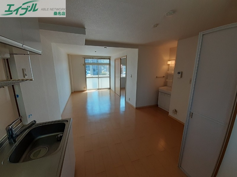 居室・リビング　同物件別部屋写真