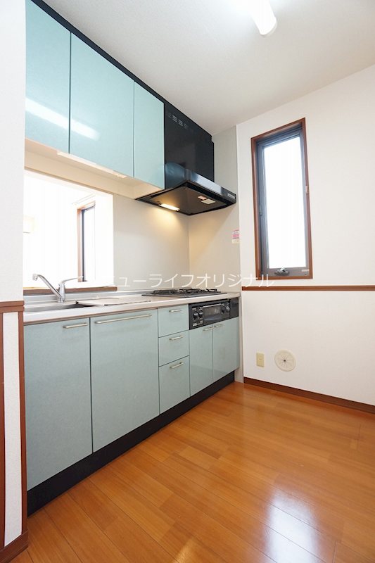 キッチン　３口コンログリル付の対面キッチン