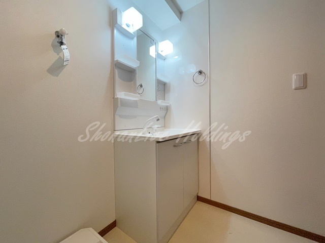 洗面設備　シャワー付き洗面台♪