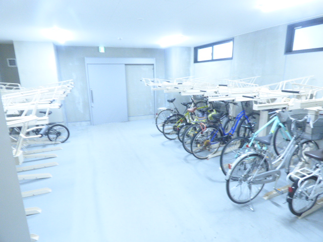 その他　屋内駐輪場★