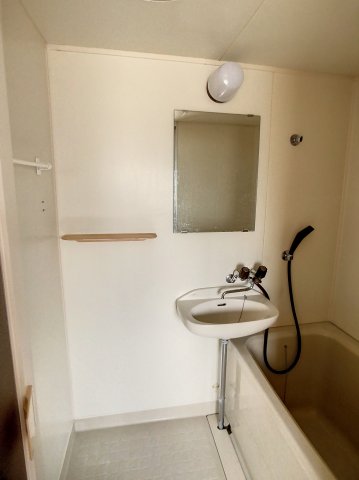 バス・シャワールーム　2021年7月撮影※現況を優先いたします。