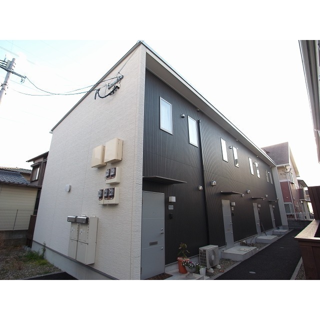 建物外観　ＩＩ棟