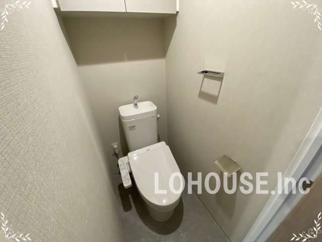 トイレ　反転タイプ別室画像です