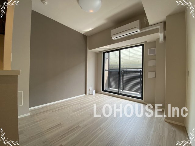 居室・リビング　反転タイプ別室画像です