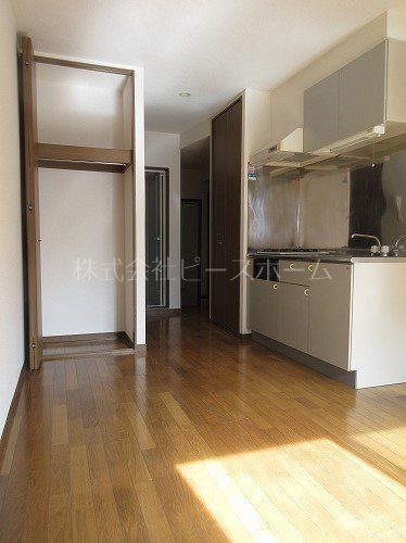 居室・リビング　※別号室参考写真