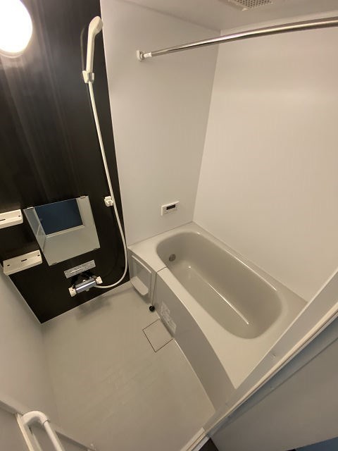 バス・シャワールーム　コンパクトで使いやすいお風呂です