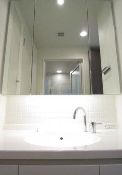 洗面設備　使いやすい独立洗面台☆