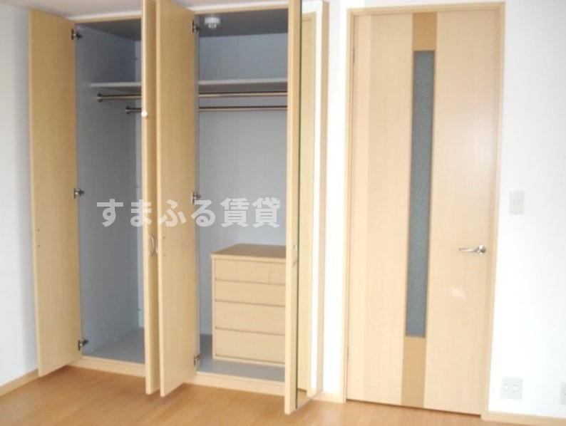 収納　同仕様　反転の場合あり