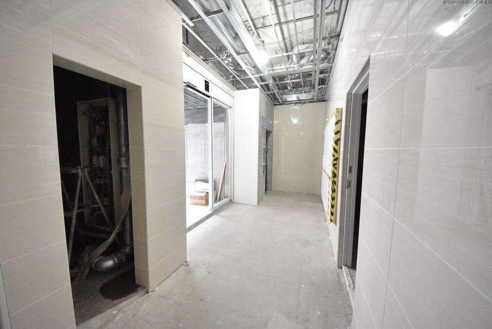 エントランス　エントランス