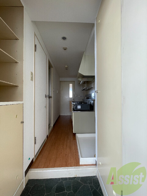 玄関　玄関の様子です。明るい印象ですね。気分もあがりそう。