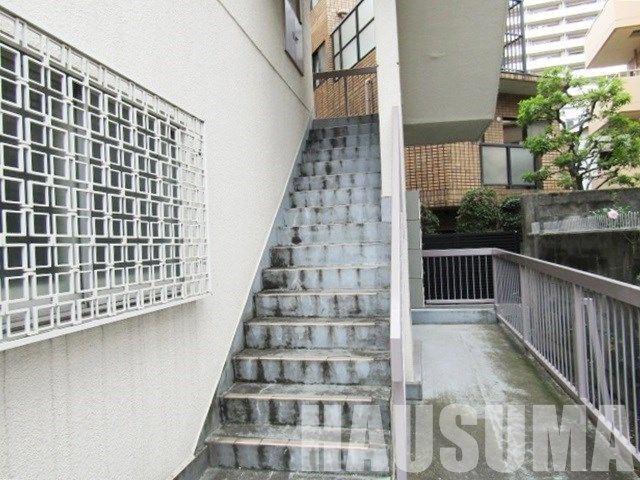 エントランス　階段