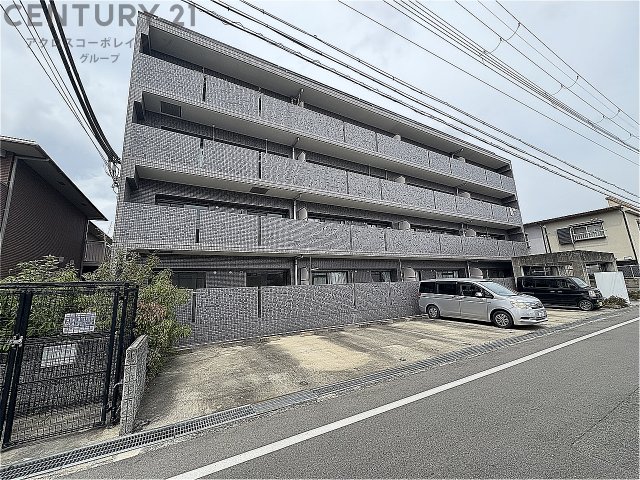 建物外観　敷地内駐車場あり！