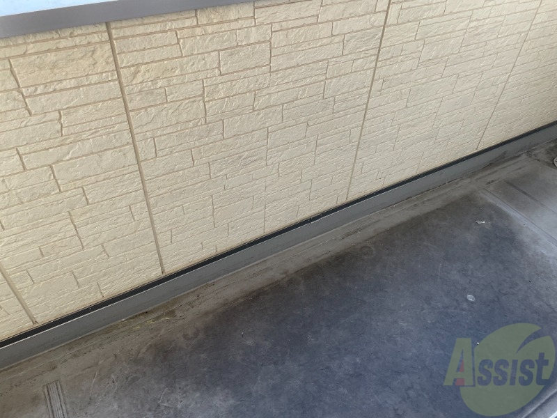 バルコニー　バルコニー。洗濯物がはかどりそうな広さがありますよ。