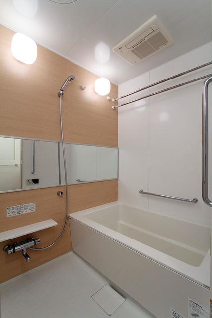 バス・シャワールーム　※写真は同タイプ住戸です。