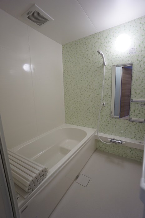 バス・シャワールーム　寛げる一坪風呂♪追い焚き機能付き