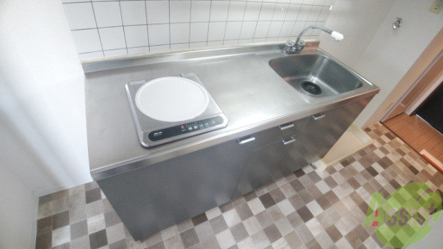 キッチン　使いやすいＩＨのキッチンです調理も手入れも楽にできますね。