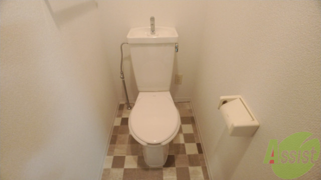 トイレ　白くてきれいなシンプルで使いやすい落ち着けるトイレです。