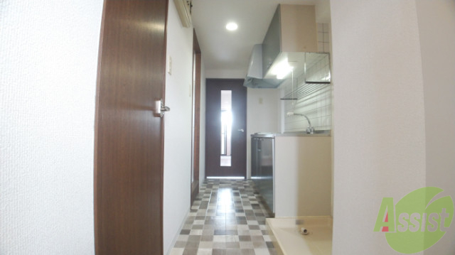 玄関　玄関からの様子ですリビングまでつながる廊下はきれいですね。