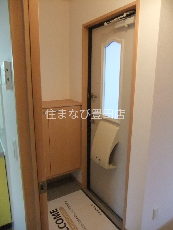 玄関　同型別部屋写真