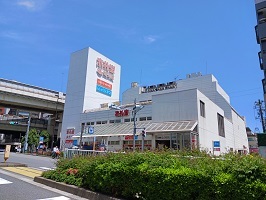 スーパー　赤札堂（スーパー）まで222m