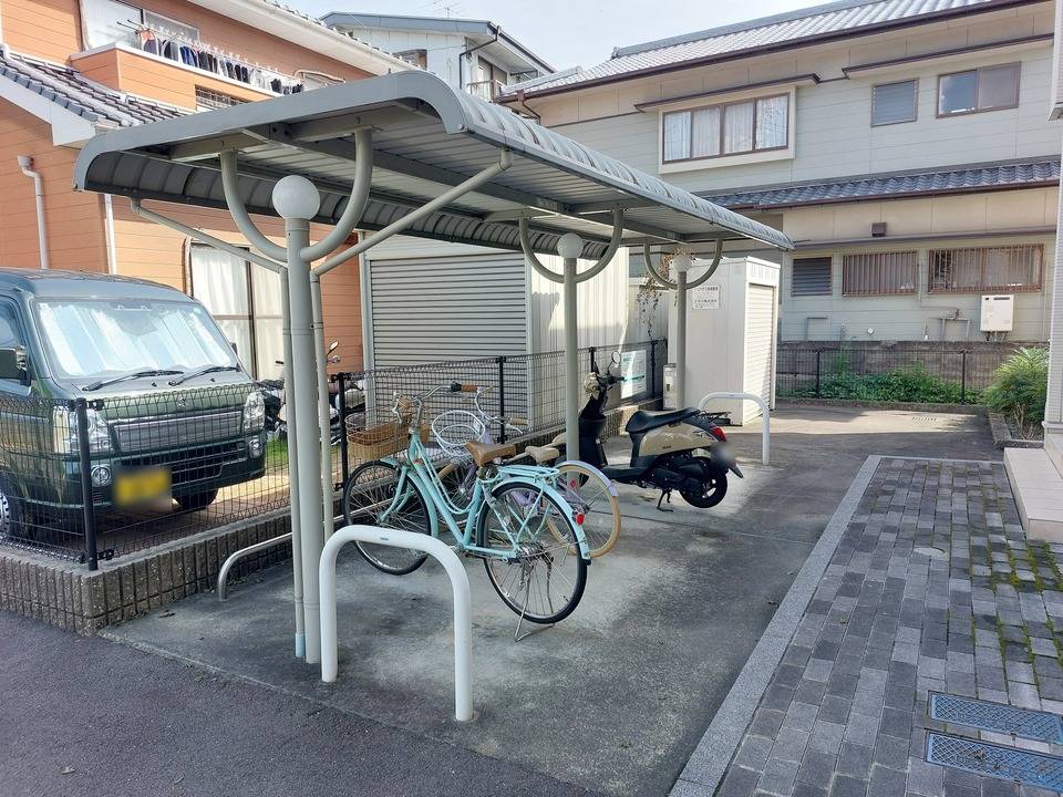 駐車場　駐輪場