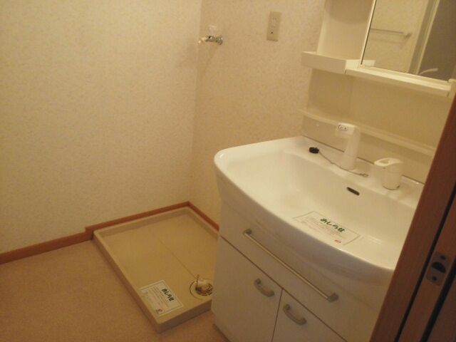 洗面設備　スペースが確保できる洗面所です