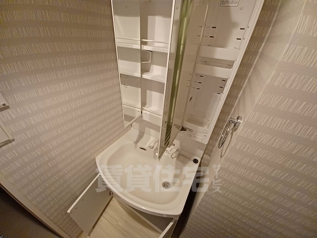 洗面設備　反転タイプ